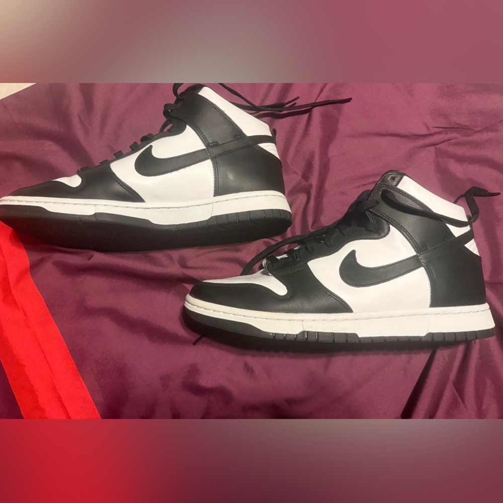 Men's Black and White Nike High-Top Sneakers